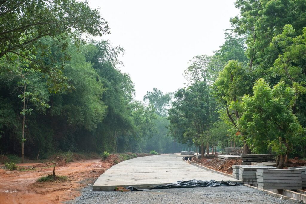 New Crown road, September 2023